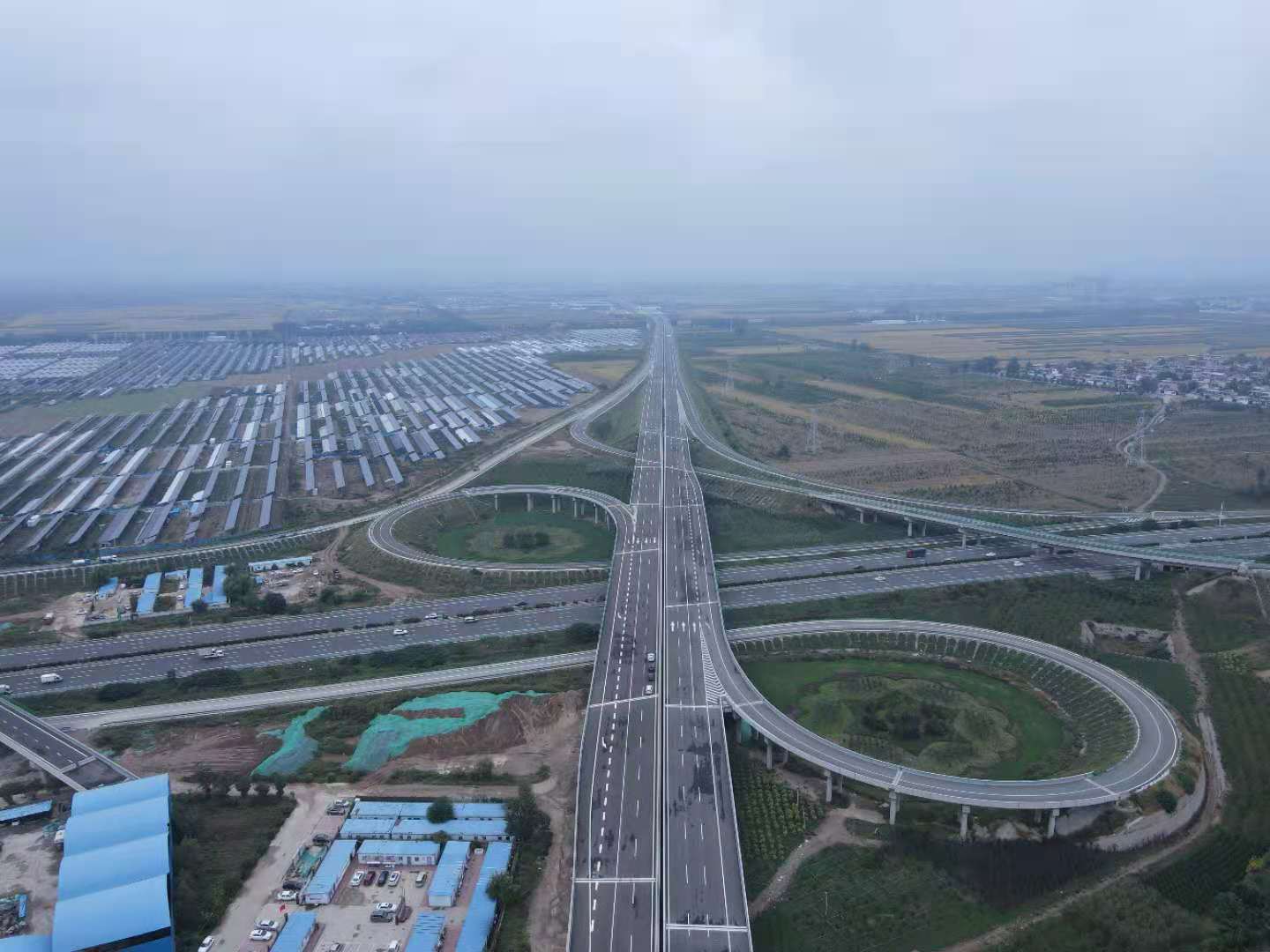 石家庄市南绕城高速公路于今日(2020年11月16日)零时并网运营通车.