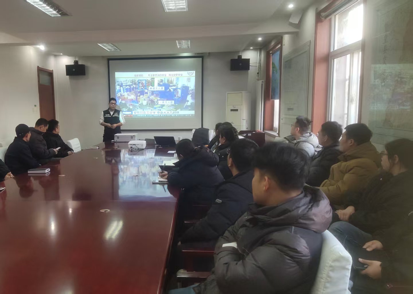 筑牢安全防线 提升应急能力 — —赞皇县交通运输局组织开展消防安全专题培训