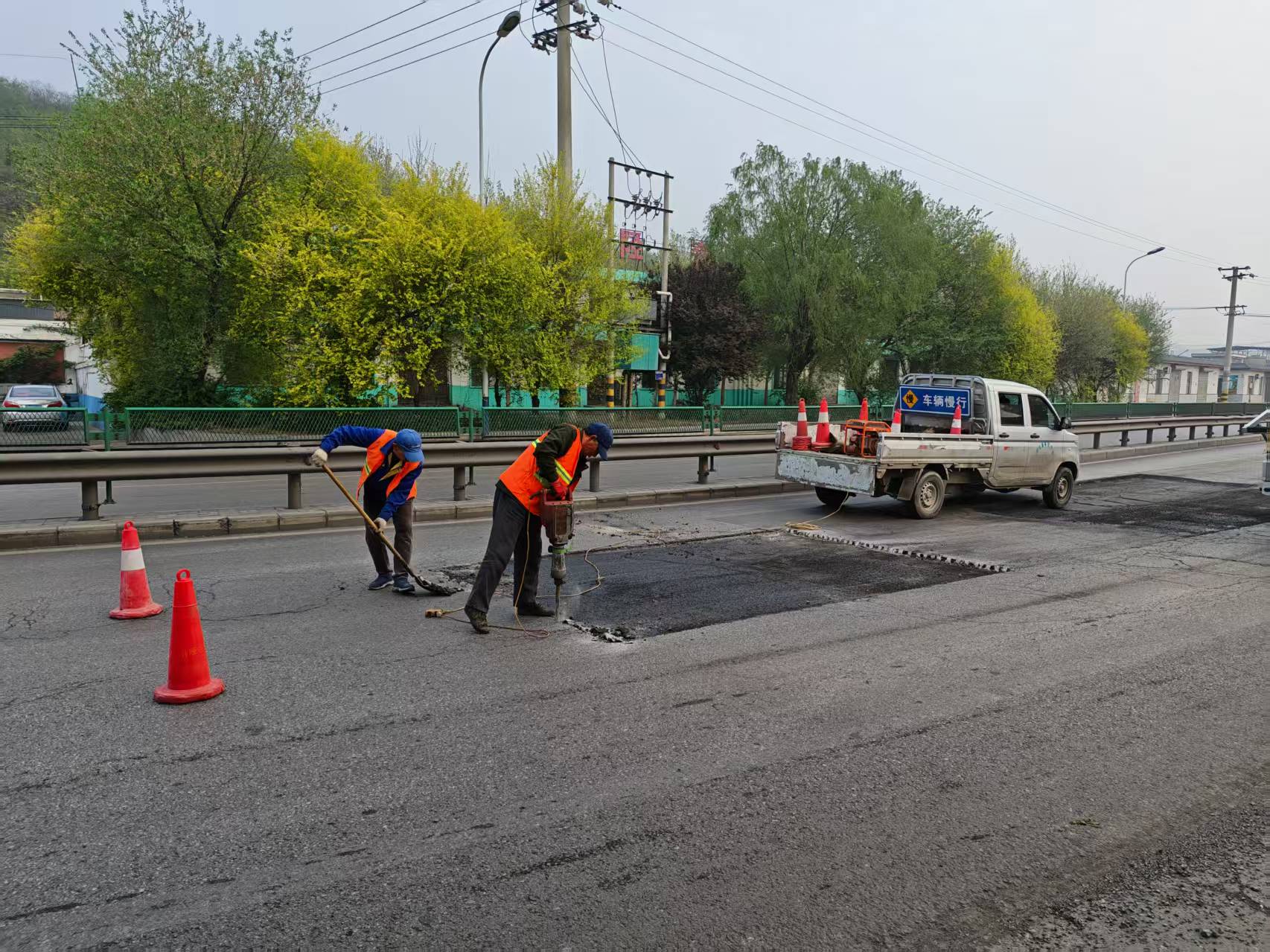 石家庄市公路养护系统开展整治专项行动 干线公路焕然一新